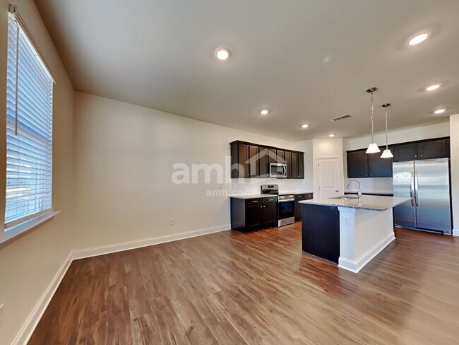 Foto del edificio - 909 Headland Wy