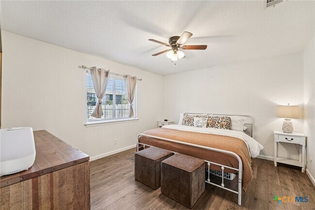 Foto del edificio - 2009 Starlight Dr