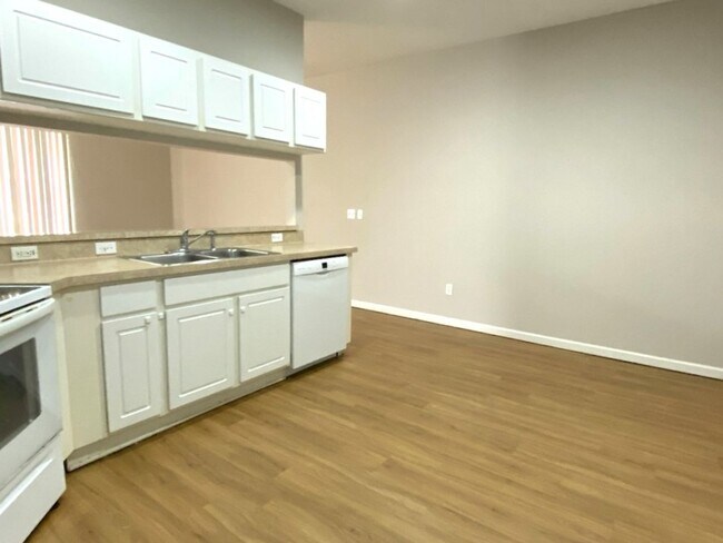 Foto del edificio - Spacious 3 Bedroom Port Orange Townhome!