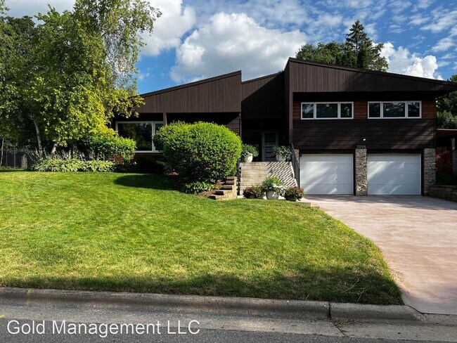 Building Photo - 4 br, 3 bath House - 3998 Plymouth Cir
