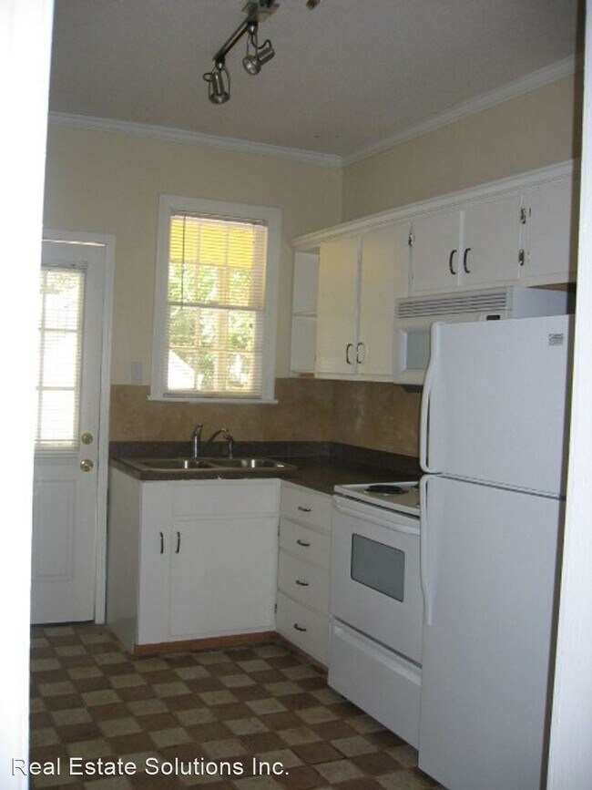 Foto del edificio - 3635 N State St