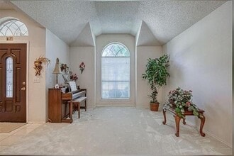 Building Photo - 1006 Blackenhurst Ln