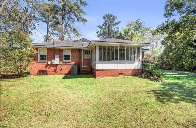 Building Photo - Spacious 3-Bedroom, 1-Bathroom Home in Sav...