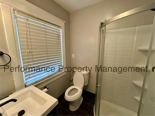 Building Photo - Adorable 2 Bed/2 Bath Home with Solar and ...