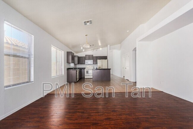 Foto del edificio - 3202 W Mineral Butte Dr