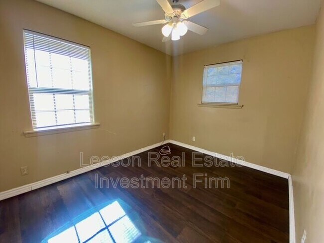 Foto del edificio - 9434 Woodcrest Dr