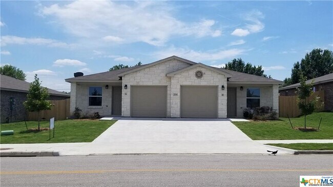 Building Photo - 206 Lowes Blvd