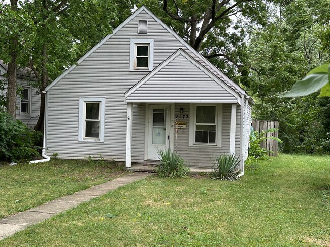 Building Photo - Charming 2-Bed/1-Bath Home in Columbus: Pe...