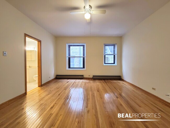 Foto del edificio - 635 W Barry Ave