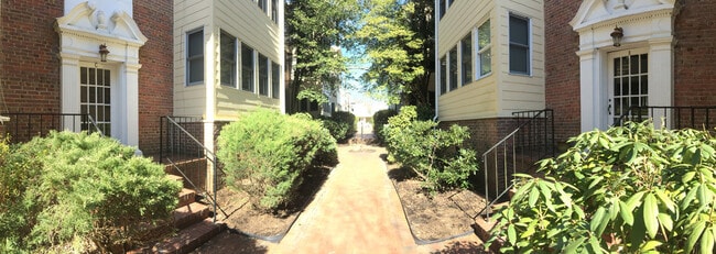 Building Photo - 233 McCauley St