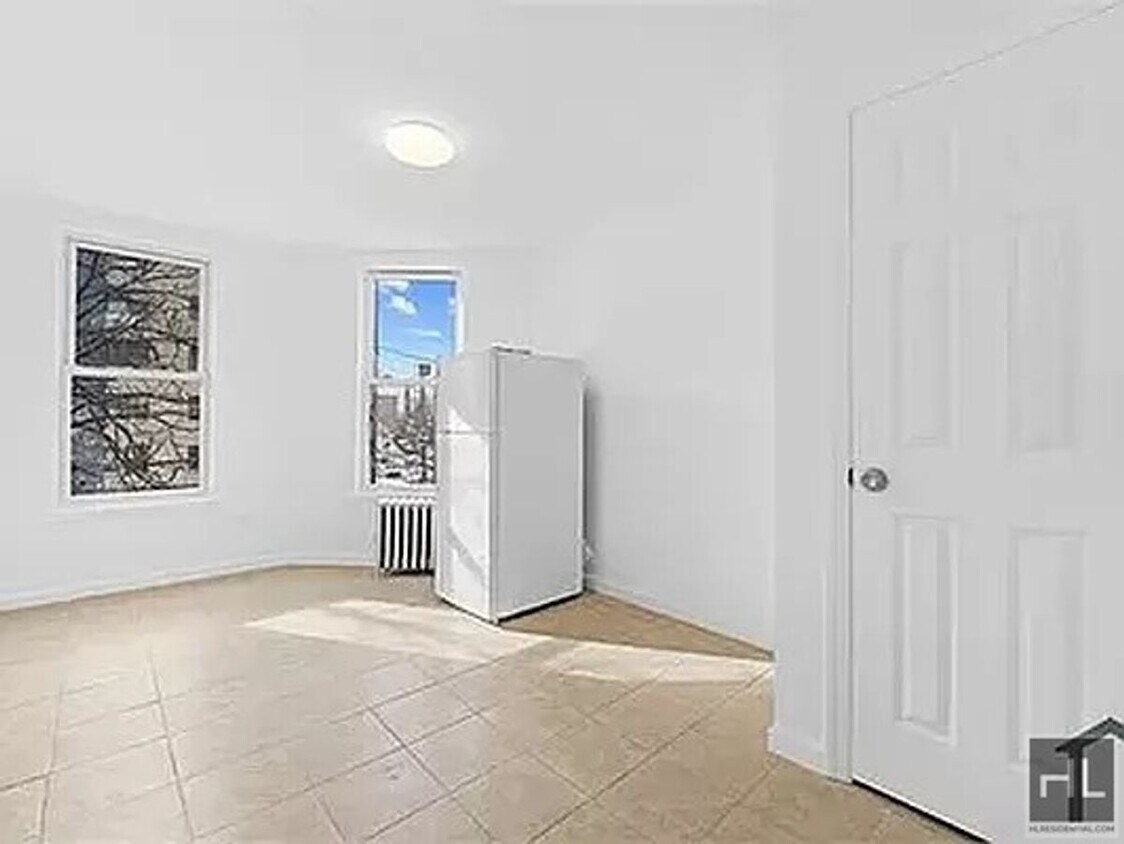 Foto principal - EAST 225 STREET