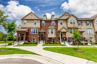 Building Photo - 2785 Hartwick Dr