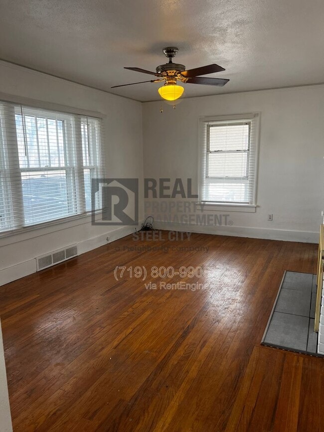 Building Photo - 602 W Orman Ave