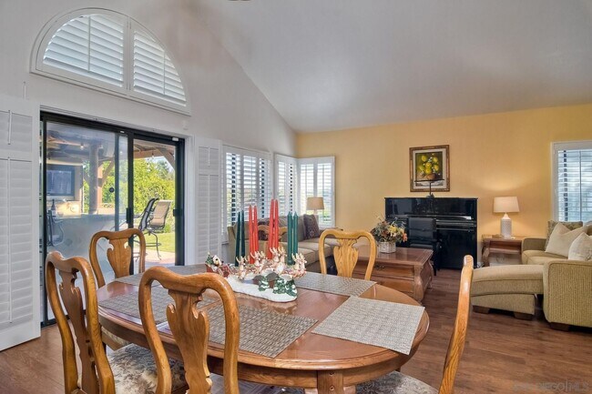 Building Photo - Scripps Ranch Hidden Gem