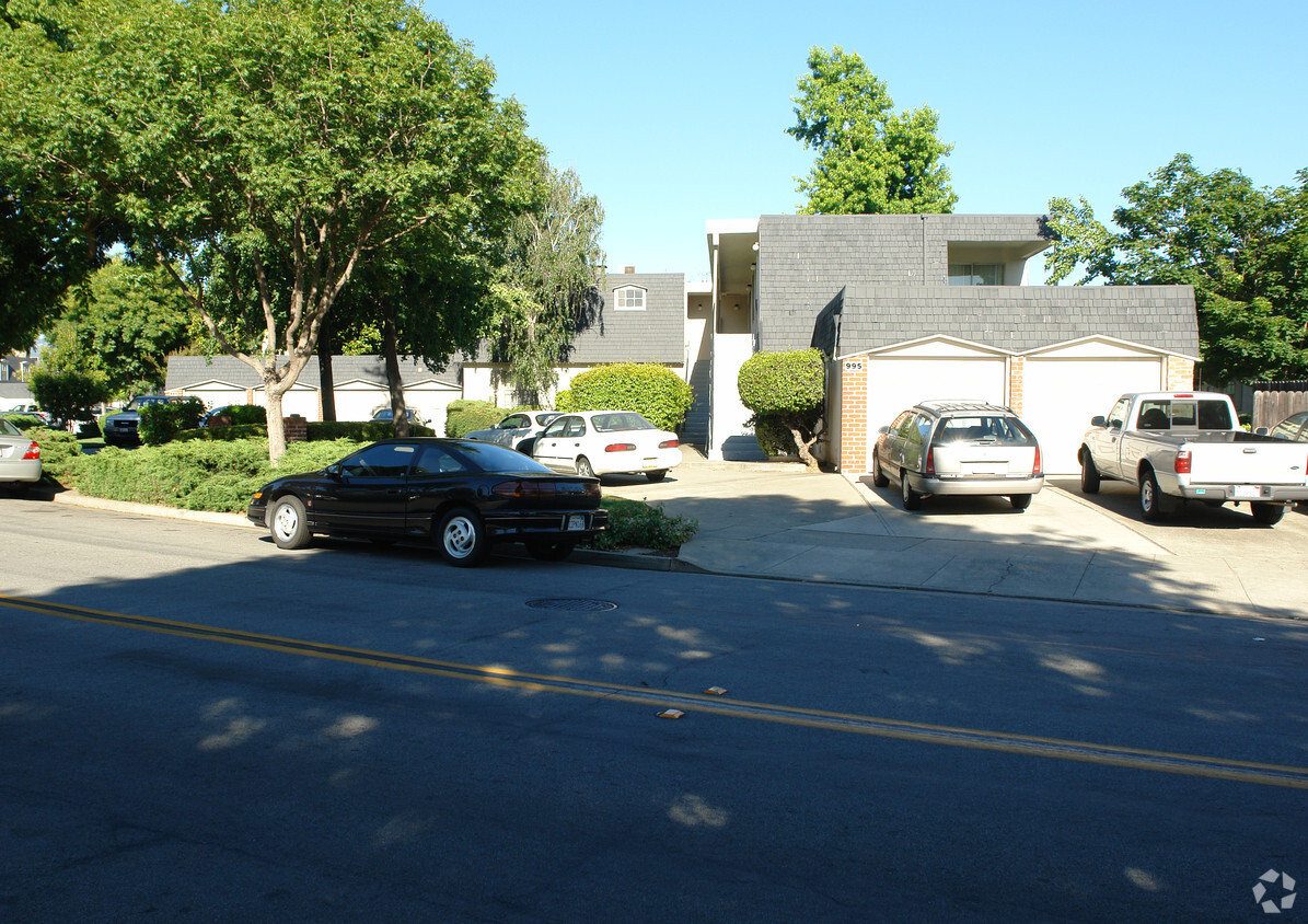 Primary Photo - 995 Ponderosa Ave