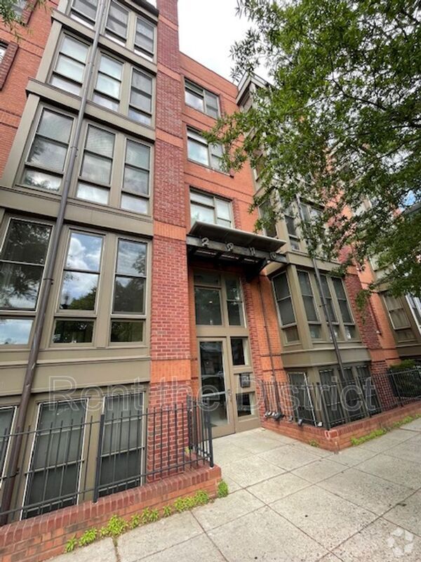 Building Photo - 2910 Georgia Ave NW