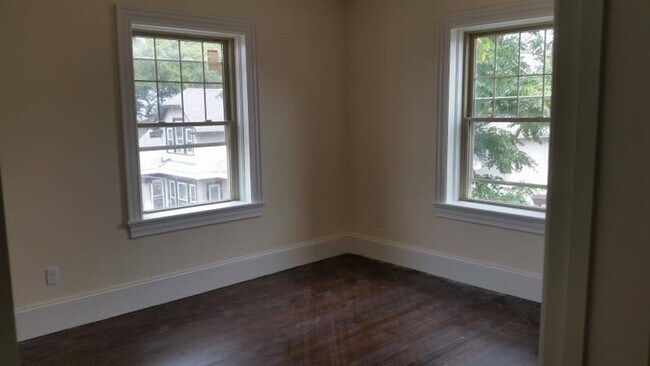 Building Photo - 29 Commonwealth Terrace