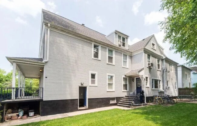 Building Photo - 2047 Asbury Ave