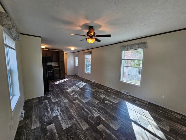 Building Photo - 17 Mapledale Acres