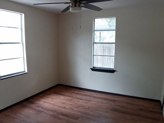 Foto del edificio - 5312 Sierra Dr