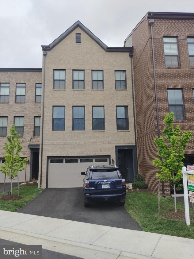 Building Photo - 23026 Sullivans Cove Sq