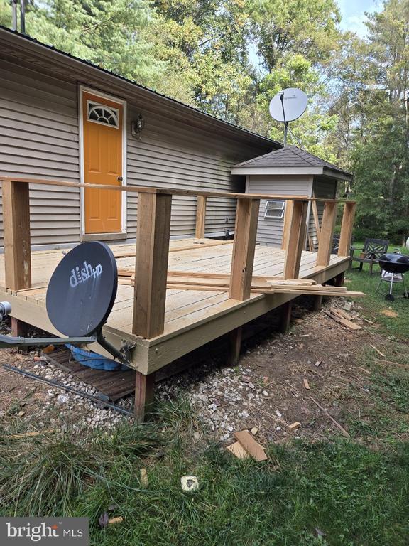 Building Photo - 10 White Pine Ln