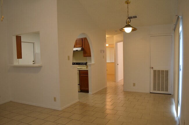 Foto del edificio - Nice well-maintained 2 bedroom 1 bath home