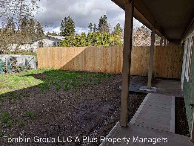 Building Photo - 2884 Fairway Dr