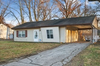 Building Photo - 1218 Maple Ave