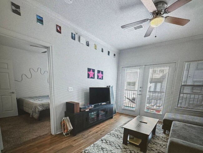 Building Photo - Modern Comfort Meets Campus Convenience — Texan Shoal Creek #317