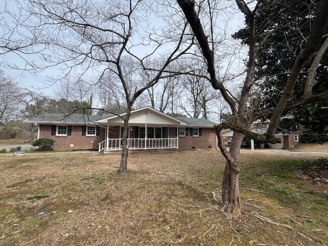 Building Photo - 4 Bedrooms, 1 Bathroom - Home in West Rome!