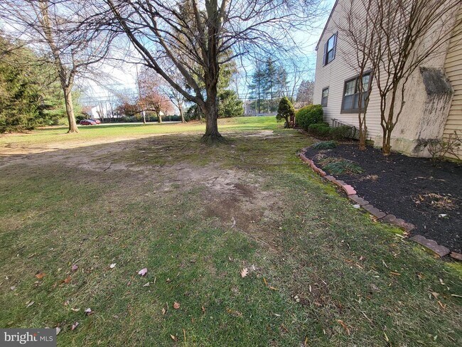 Foto del edificio - 135 GREENSWARD Ln