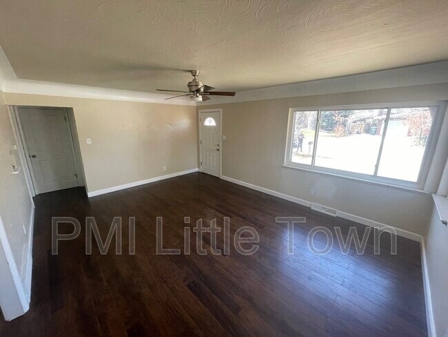 Foto del edificio - 652 Cody St