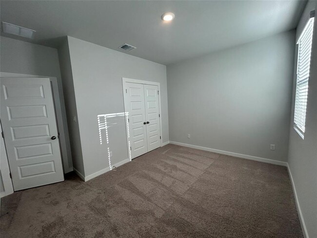 Building Photo - 2423 Ekvall Dr