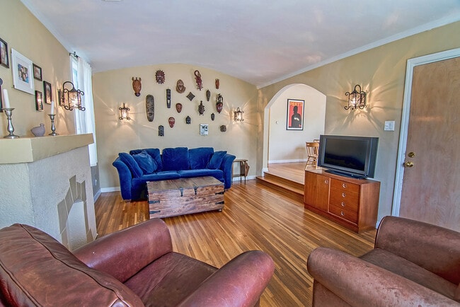 Front door and living room - 3629 Revere Ave