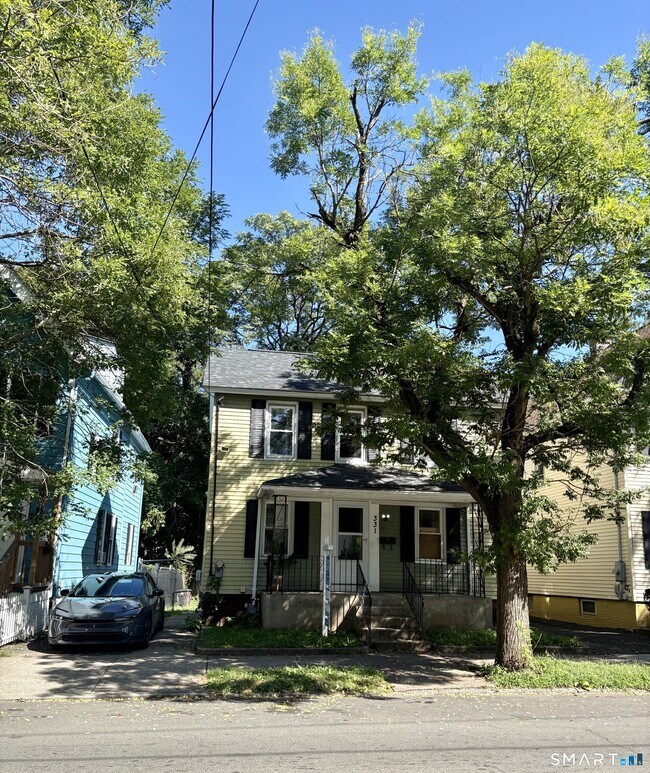 Building Photo - 331 Munson St