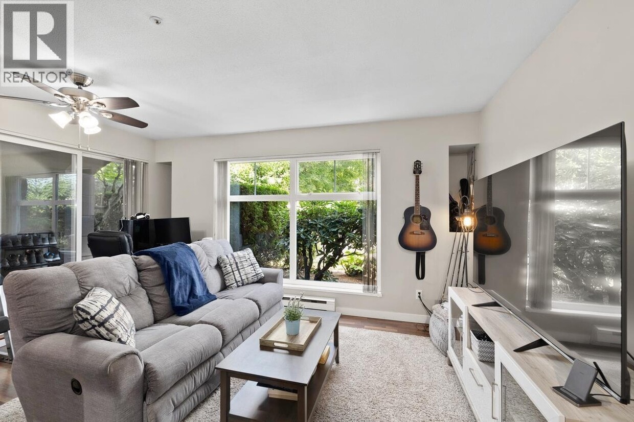 Primary Photo - 2120 Central Ave