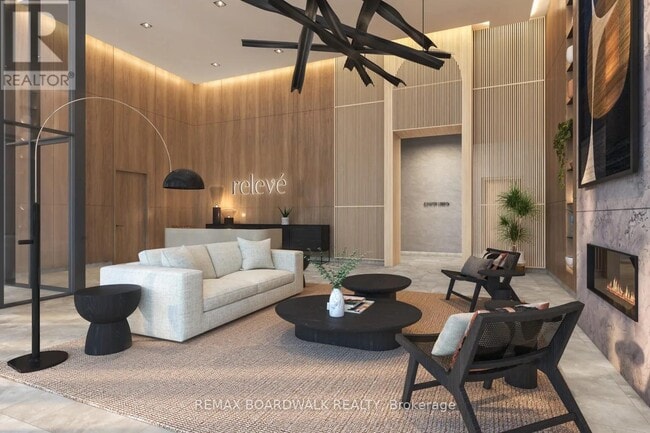 Building Photo - 400 Albert St