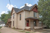 Foto principal - 921 20th Ave NE
