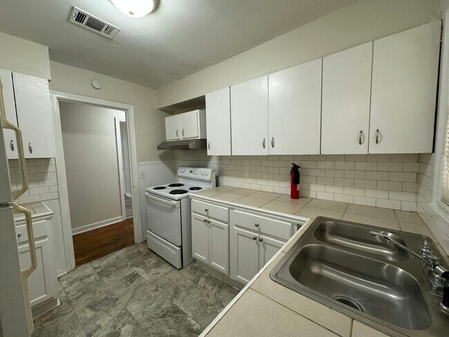 Foto del edificio - 756 Kensington Pl