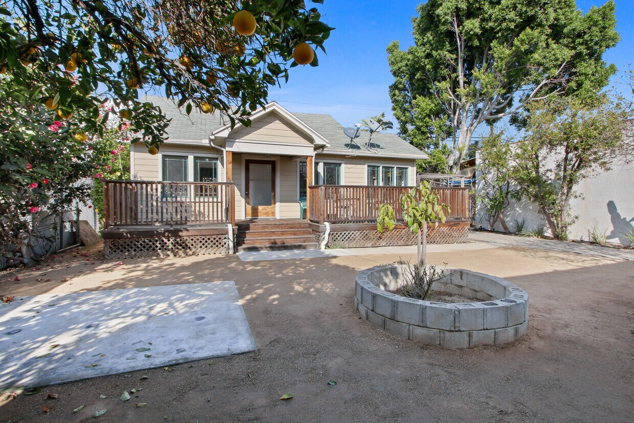 Foto principal - 4645 W Washington Blvd