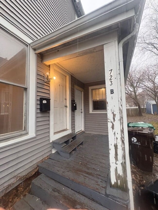 Foto del edificio - 723 W Armstrong Ave