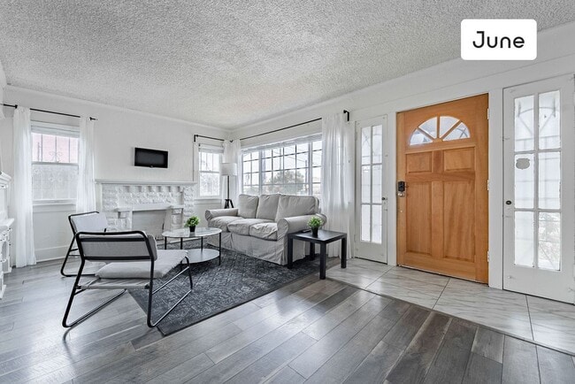 Building Photo - 3423 West 58th Street