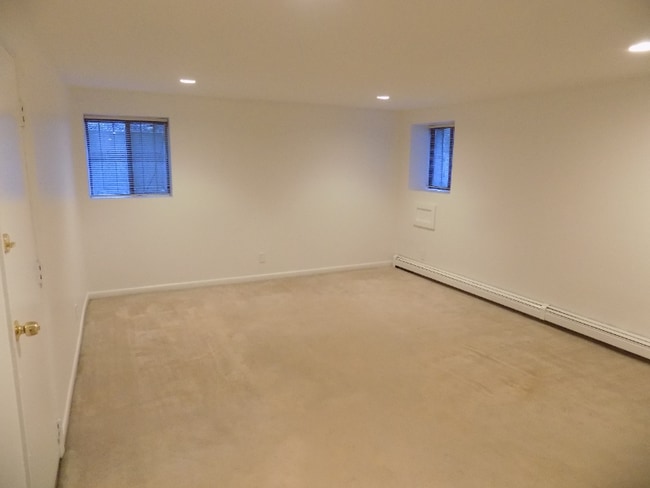 Building Photo - 26 Commonwealth Terrace
