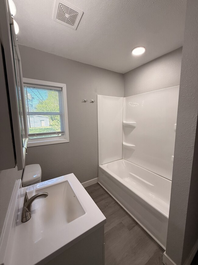 Foto del edificio - 9 E Delta St