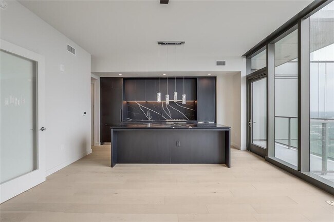 Building Photo - 44 East Ave