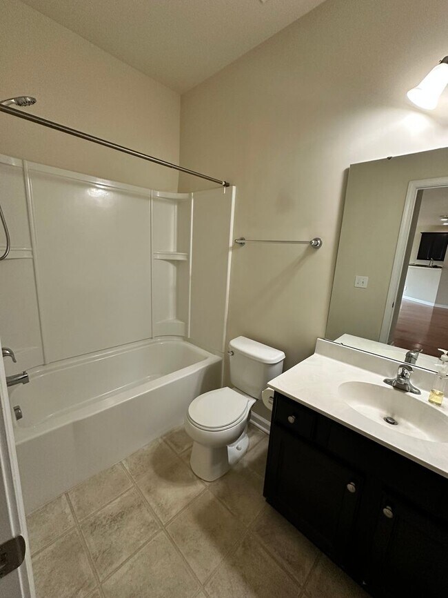 Foto del edificio - 30 Chestnut Oak Dr