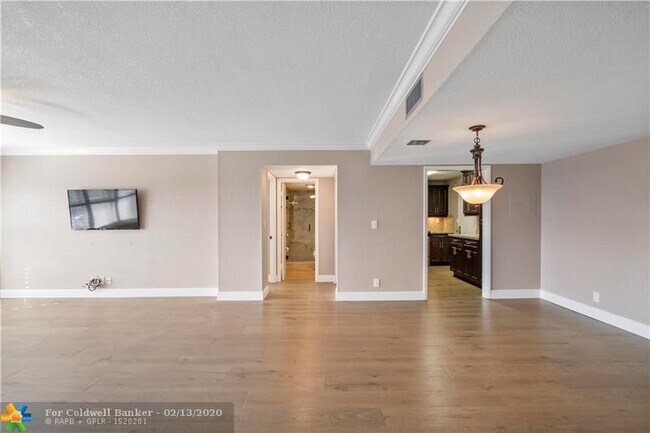 Foto del edificio - 10777 W Sample Rd
