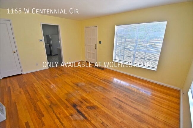 Building Photo - Beautiful 3 Bed Salt Lake Home! No Deposit...