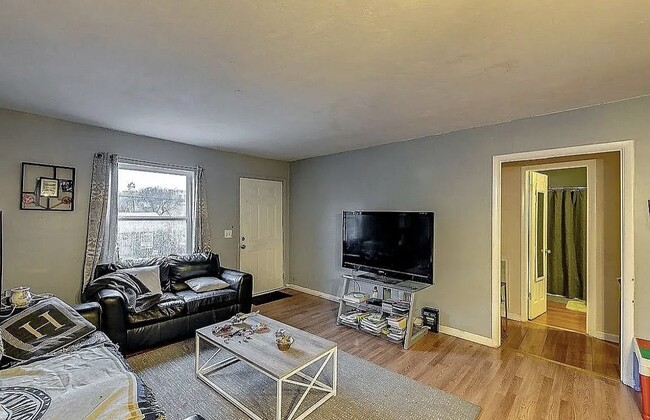 Building Photo - 3514 Magnum Dr